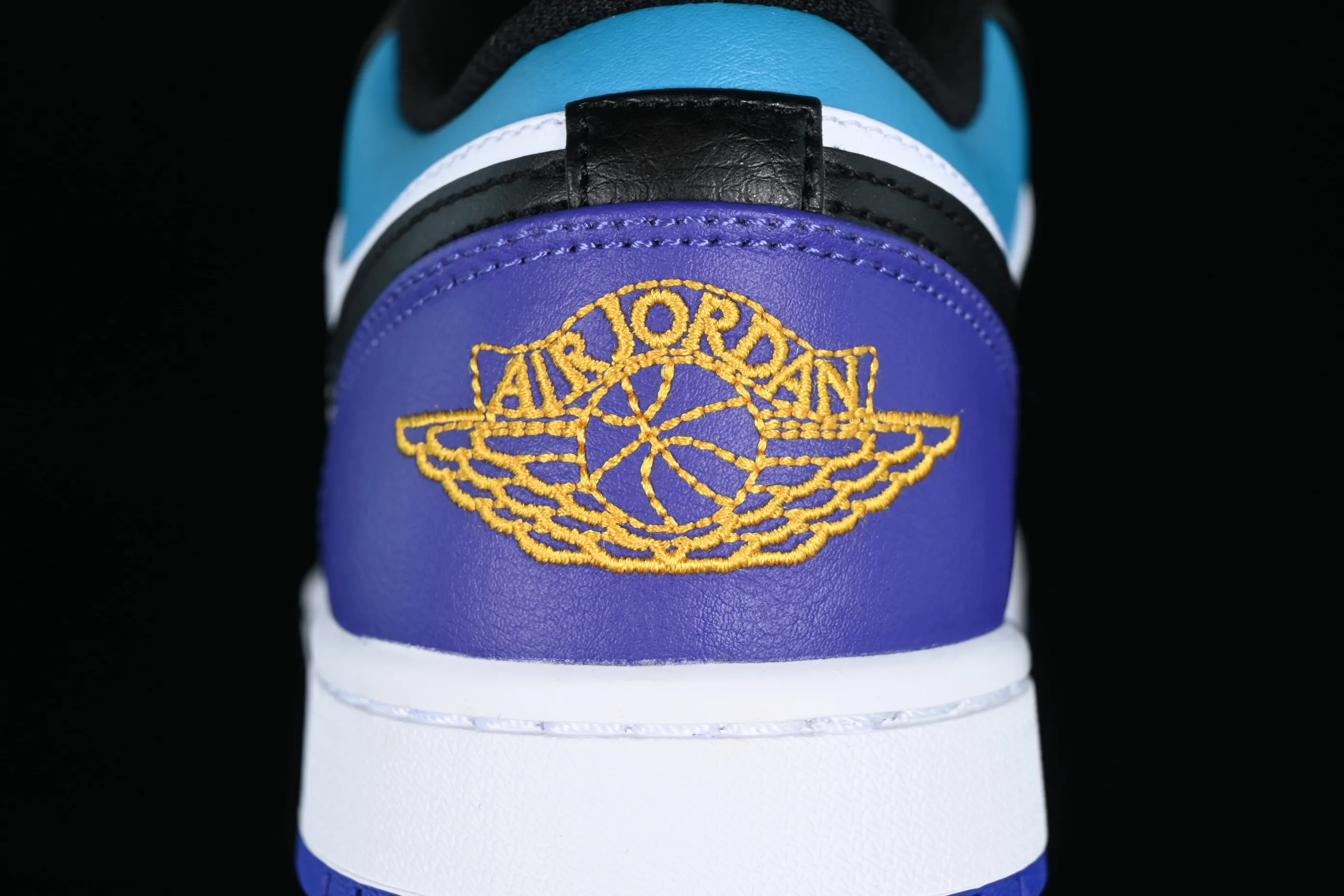 All categories Air Jordan Jordan series basketball shoes Air Jordan 1 Low G version pure original Air Jordan 1 Low AJ1 Joe 1 color matching cultural low-top casual sneakers 553558-154